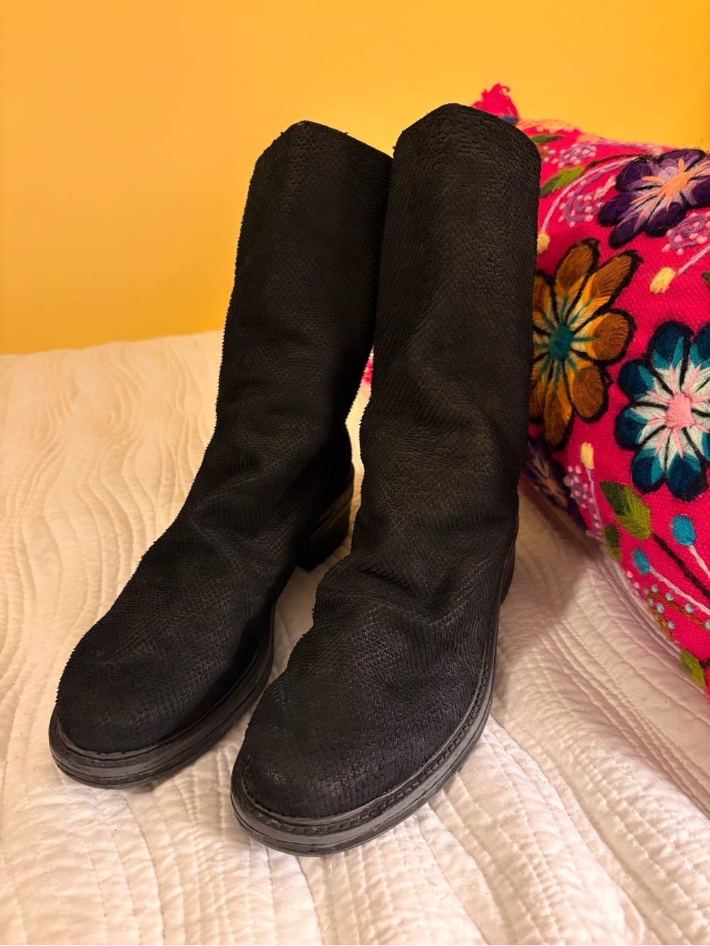Slouchy black leather boots size 8